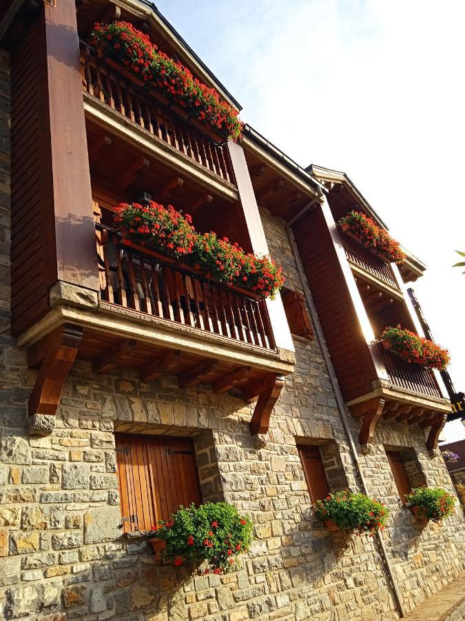 Apartamentos Lausan Gavín Extérieur photo